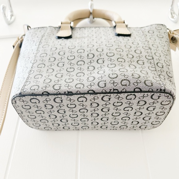 Guess Jet Set Travel Extra-Small Logo Top-Zip Tote Bag - Picture 5 of 7